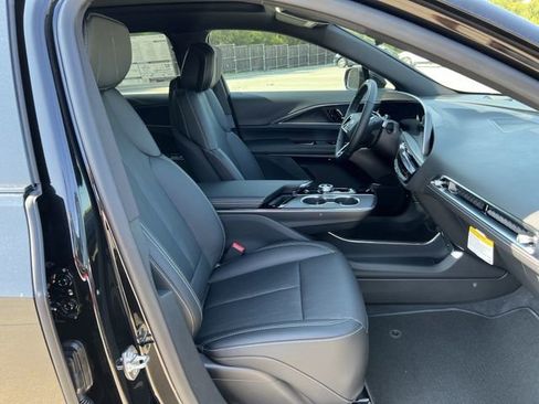 New 2026 Cadillac Lyriq Luxury image 22