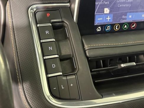 Used 2021 GMC Yukon AT4 w/ AT4 Premium Package AWD/4WD image 29