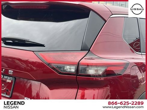 Used 2023 Nissan Rogue SV image 10