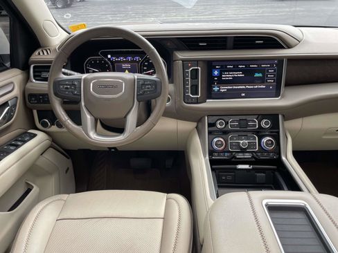 Used 2021 GMC Yukon Denali w/ Denali Premium Package RWD image 13