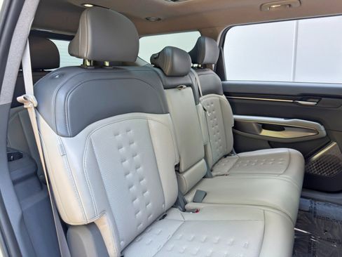 Used 2024 Kia EV9 Wind AWD/4WD image 38