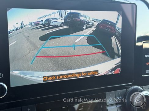 Used 2024 Toyota Highlander XLE image 26