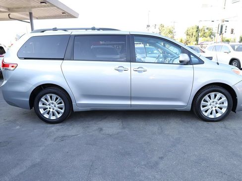 Used 2011 Toyota Sienna LE AWD/4WD image 8
