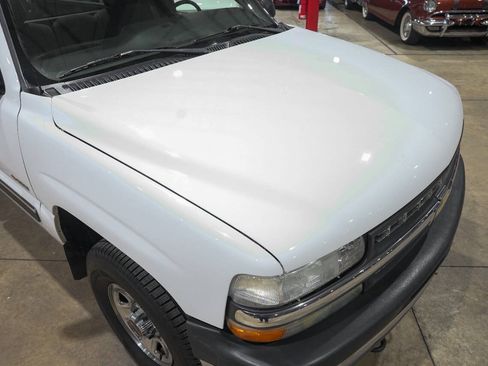 Used 2000 Chevrolet Silverado 1500 4x4 Regular Cab w/ Exterior Appearance Pkg image 18