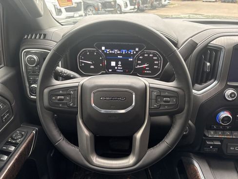 Used 2023 GMC Sierra 2500 Denali w/ Denali Black Diamond Edition AWD/4WD image 13