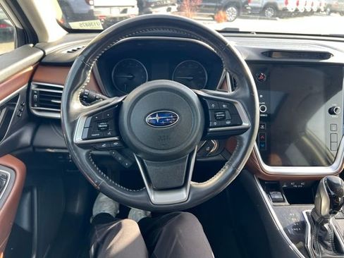Used 2022 Subaru Outback Touring w/ Popular Package #2 image 11