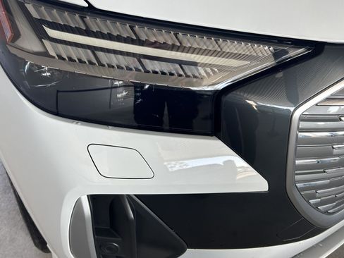 Certified 2023 Audi Q4 e-tron Prestige w/ 20" Wheel Package image 7