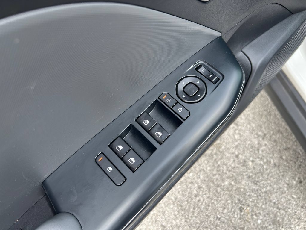 Used 2025 Kia K4 FWD image 13