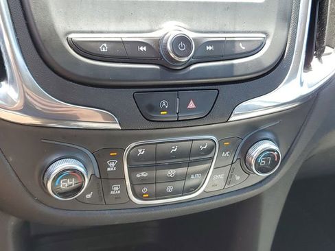 Used 2022 Chevrolet Equinox LT FWD image 28