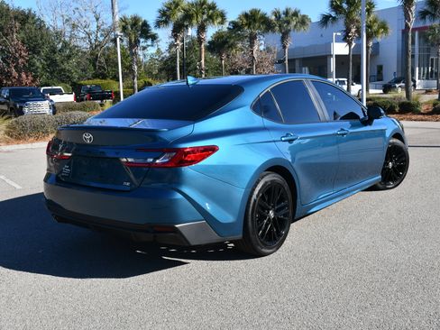 Certified 2025 Toyota Camry SE image 5
