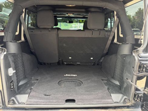 Used 2017 Jeep Wrangler Unlimited Sport AWD/4WD image 12