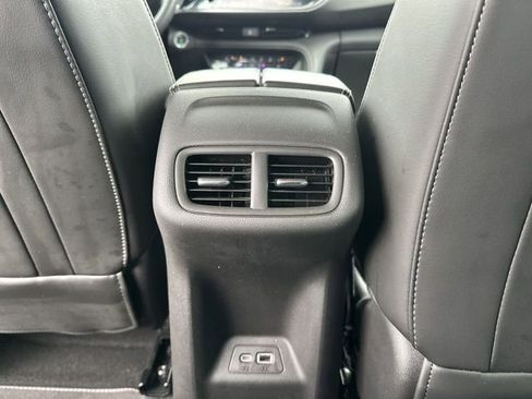 Used 2022 Buick Envision Essence w/ Safety Package image 22