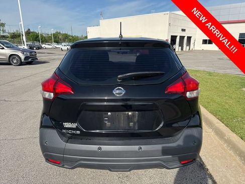 Used 2020 Nissan Kicks S image 4