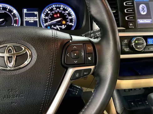 Used 2019 Toyota Highlander Limited image 47