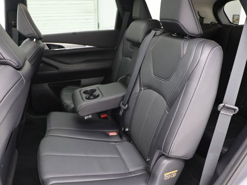 Used 2023 INFINITI QX60 Luxe w/ Cargo Package AWD/4WD image 11