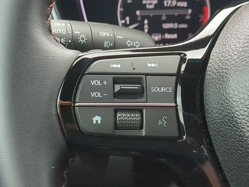 Used 2025 Honda Pilot Sport image 24
