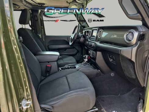 Used 2021 Jeep Wrangler Unlimited Sahara AWD/4WD image 22