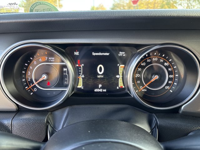 Used 2023 Jeep Wrangler Unlimited Sahara w/ Cold Weather Group AWD/4WD image 24