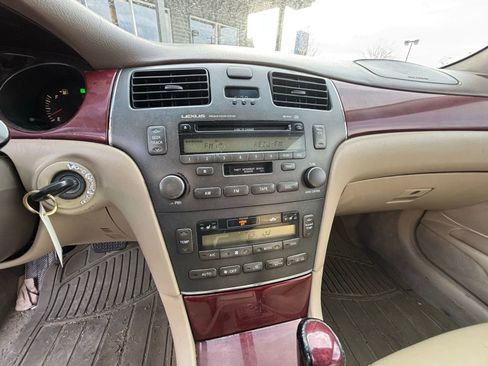 Used 2004 Lexus ES 330 image 9