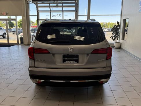 Used 2017 Honda Pilot Touring image 5