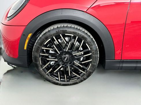 Certified 2025 MINI Cooper S image 22