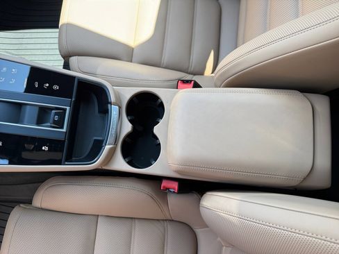 New 2026 Porsche Macan Turbo image 18