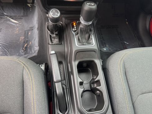 Used 2024 Jeep Wrangler Sport S image 24