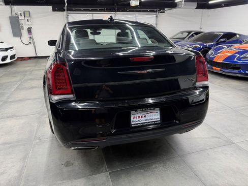 Used 2023 Chrysler 300 S image 5