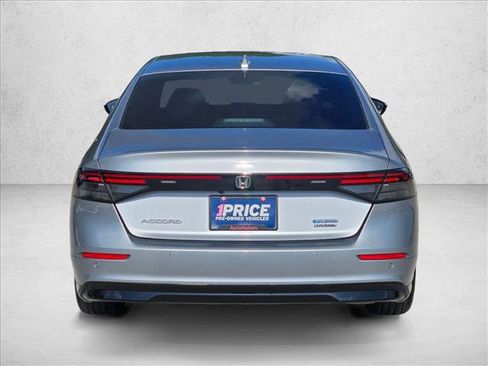 Used 2023 Honda Accord Touring image 6
