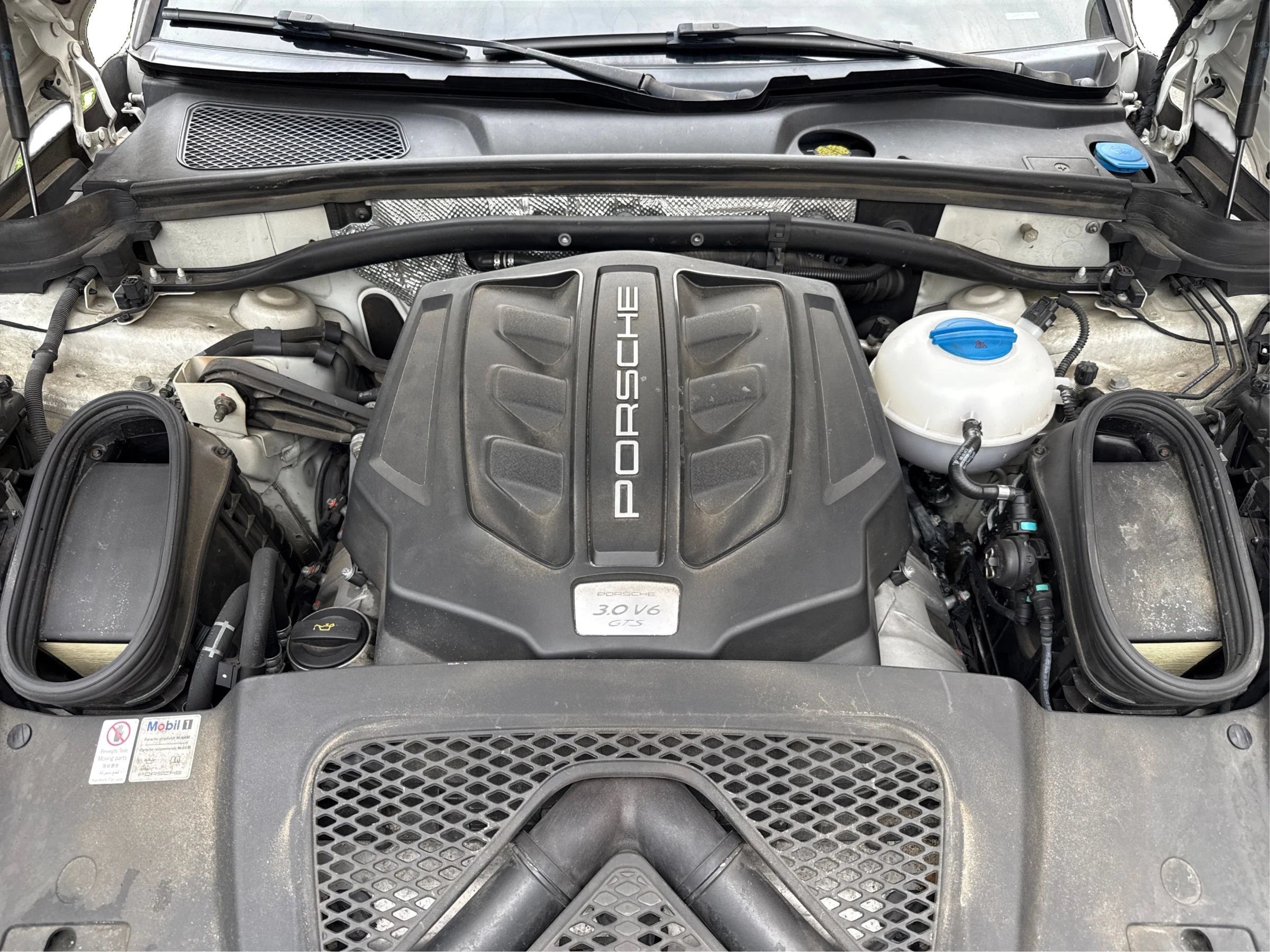 Used 2018 Porsche Macan GTS AWD/4WD image 11
