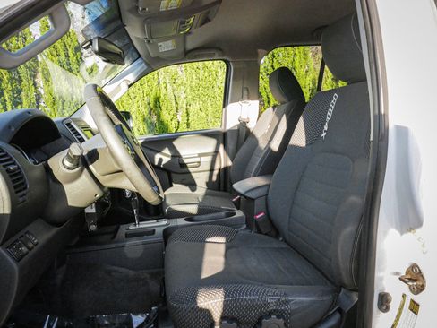 Used 2015 Nissan Xterra PRO-4X image 16