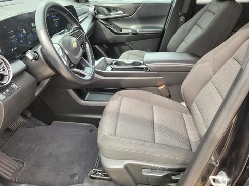 Used 2025 Chevrolet Equinox LT w/ Safety and Technology Package FWD image 21