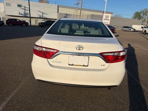 Used 2017 Toyota Camry LE FWD image 8