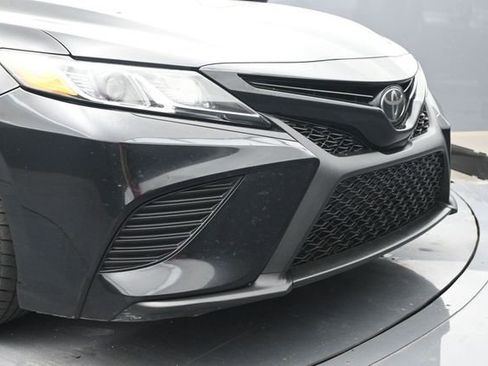 Used 2018 Toyota Camry SE FWD image 34