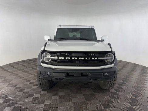Used 2022 Ford Bronco Outer Banks w/ Sasquatch Package image 3
