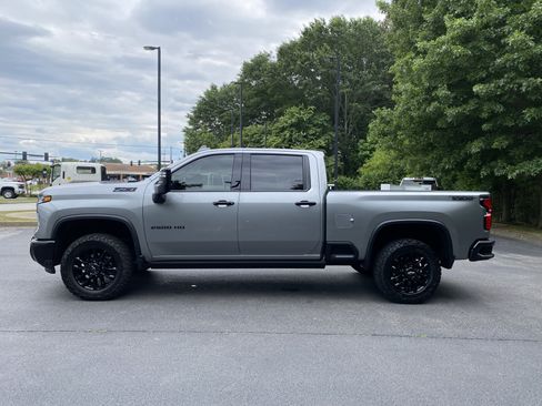 Used 2026 Chevrolet Silverado 2500 LTZ w/ Trail Boss Package AWD/4WD image 6