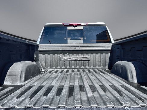 Used 2024 Chevrolet Silverado 1500 ZR2 w/ Technology Package image 34