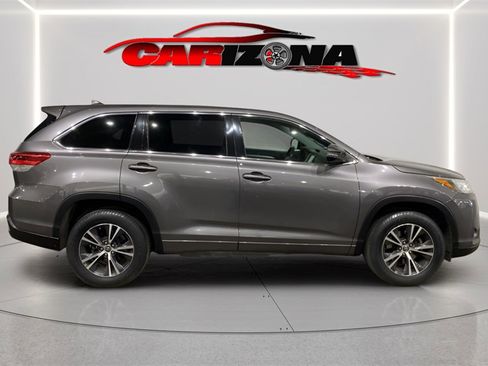 Used 2017 Toyota Highlander Plus image 1