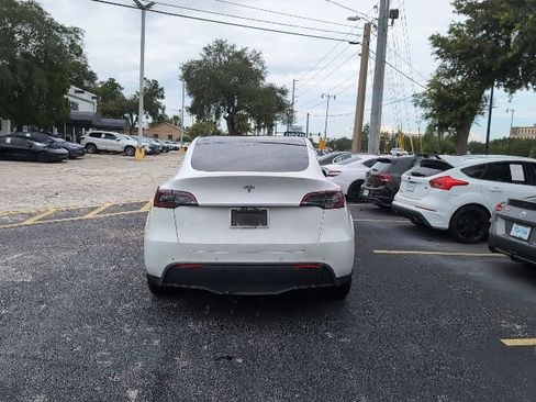 Used 2022 Tesla Model Y Long Range AWD/4WD image 6