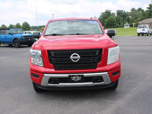 Used 2021 Nissan Titan SV w/ SV Convenience Package AWD/4WD image 3