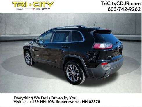 Used 2019 Jeep Cherokee Latitude Plus w/ Comfort/Convenience Group image 3