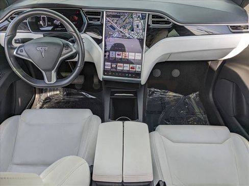 Used 2018 Tesla Model X 75D image 17