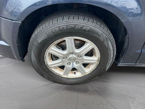 Used 2008 Chrysler Town & Country Touring image 12