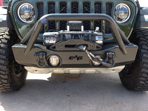Used 2023 Jeep Gladiator Mojave w/ LED Lighting Group AWD/4WD image 9