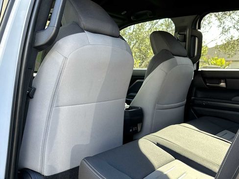 Used 2025 Toyota Tacoma TRD Sport image 16