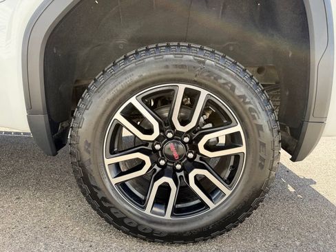 Certified 2025 GMC Sierra 1500 AT4 w/ AT4 Premium Package AWD/4WD image 10
