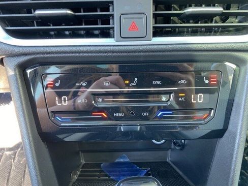 New 2025 Volkswagen Taos SE image 32