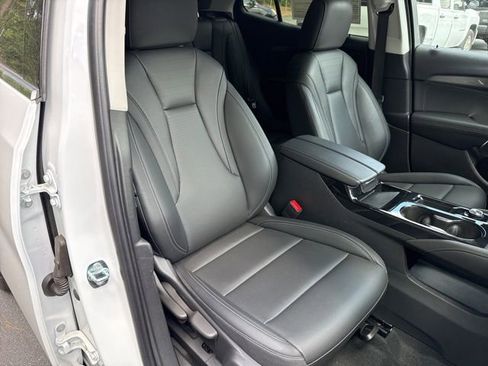 Used 2025 Buick Envision Preferred AWD/4WD image 27