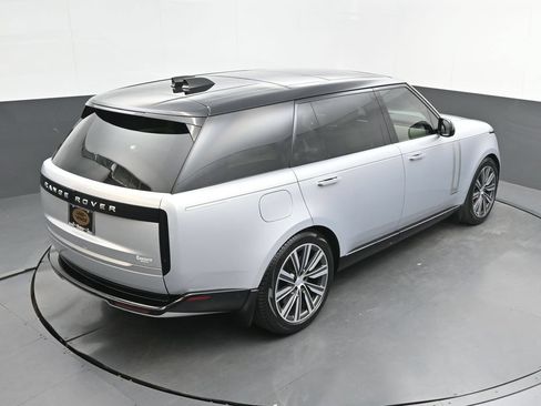 Used 2025 Land Rover Range Rover Long Wheelbase Autobiography AWD/4WD image 40