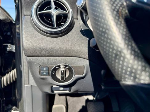 Used 2016 Mercedes-Benz GLA 250 4MATIC image 15